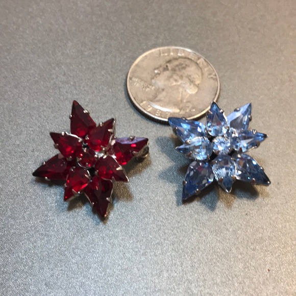 Jewelry - ✨3/$5 Two Vintage Brooches